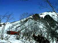 穴熊沢非難小屋